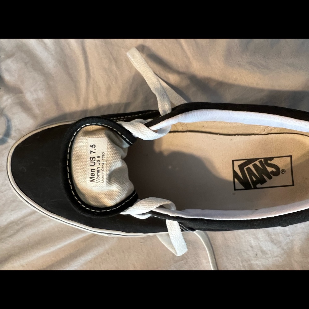 Vans - Picture 4 of 4